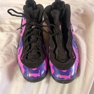 Nike Kids Sneakers in Black and Pink